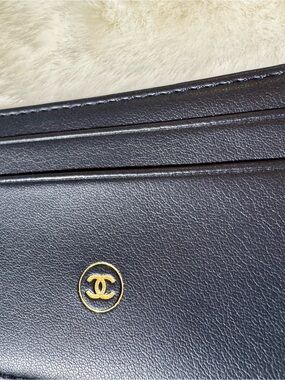 CHANEL Black Leather Cardholder with Gold CC Emblem